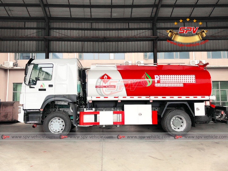 12,000 litres Fuel Bowser Sinotruk HOWO - LS